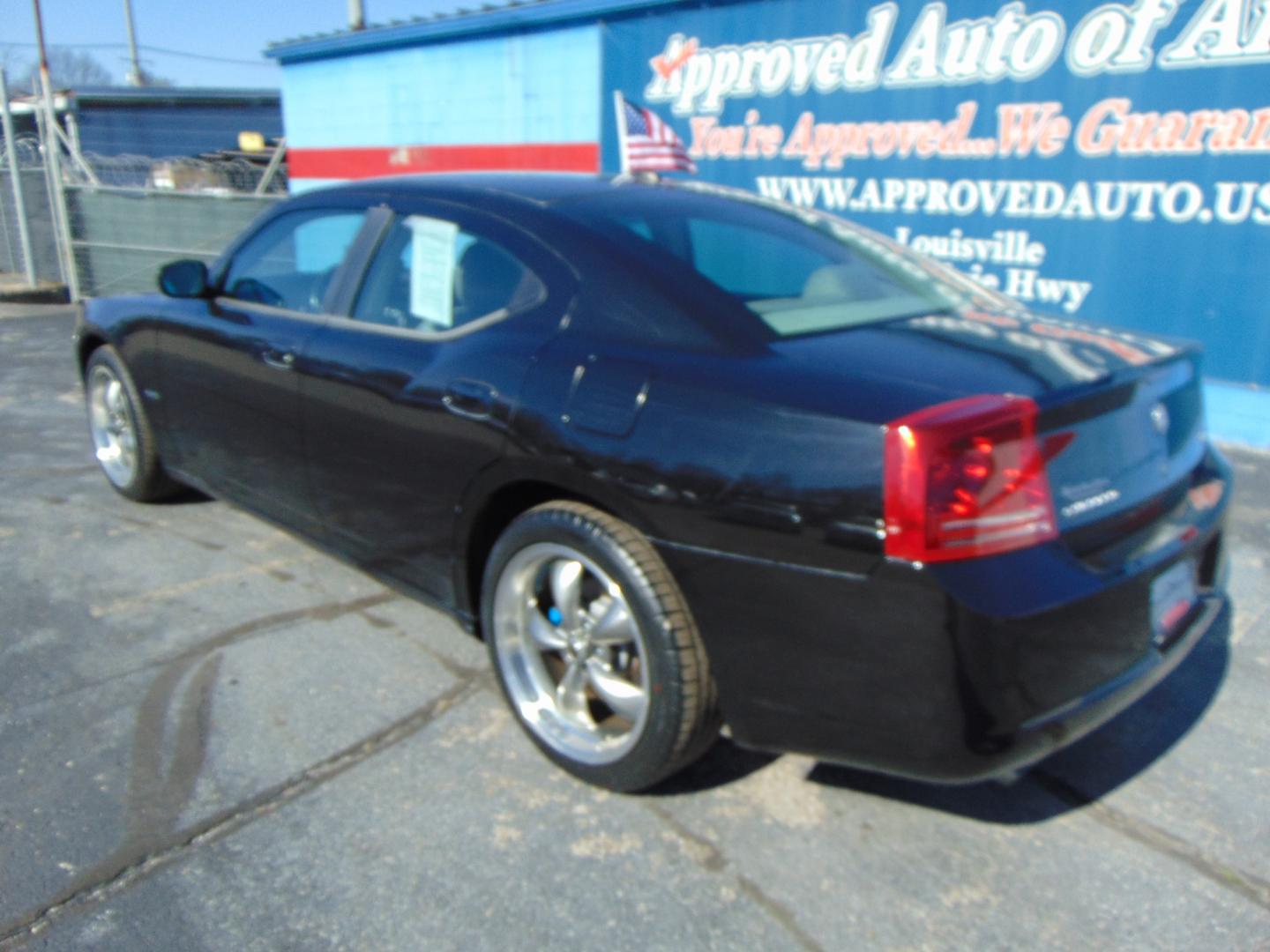 2006 Black Dodge Charger (2B3KA53H36H) with an V8 HEMI 5.7 Liter engine, Automatic transmission, located at 2105 Dixie Hwy, Louisville, KY, 40210, (502) 772-3333, 38.220932, -85.795441 - Photo#12